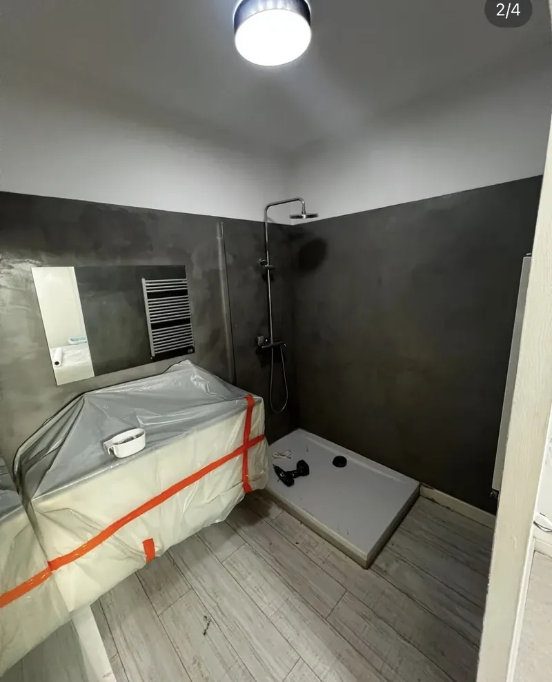 Salle de bain avant travaux, en cours de dépose